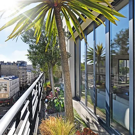 Parisian Luxury 2-level Loft Apartment