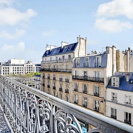 Parisian Luxury 2-level Loft Apartment *